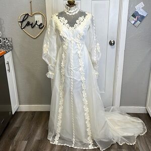 VINTAGE WEDDING GOWN 🤩
